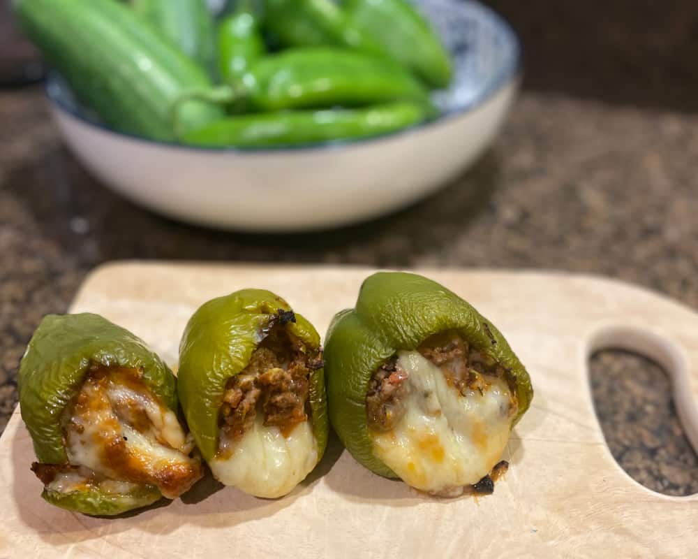 The Easiest Stuffed Peppers Recipe (5 ingredients) - Heritage revived